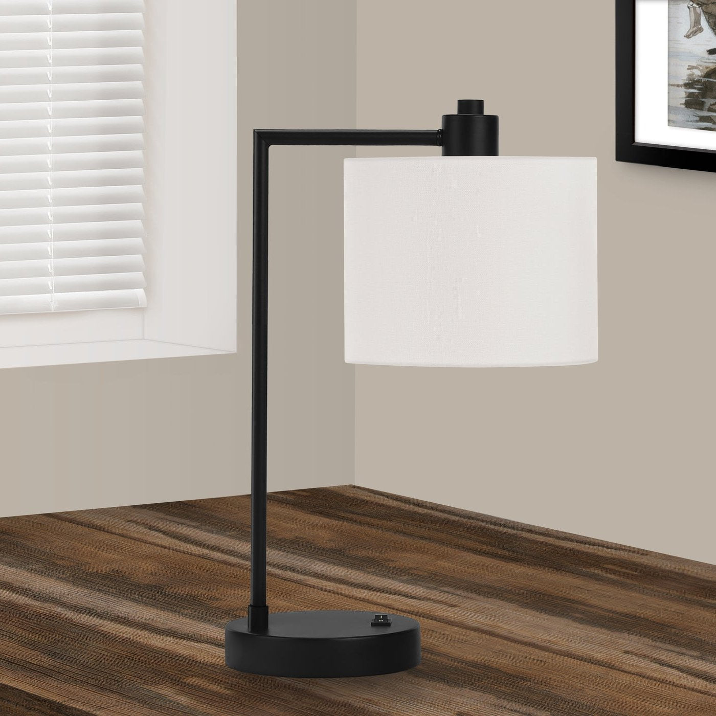 LIGHTING - 19"H TABLE LAMP BLACK METAL / IVORY SHADE /USB